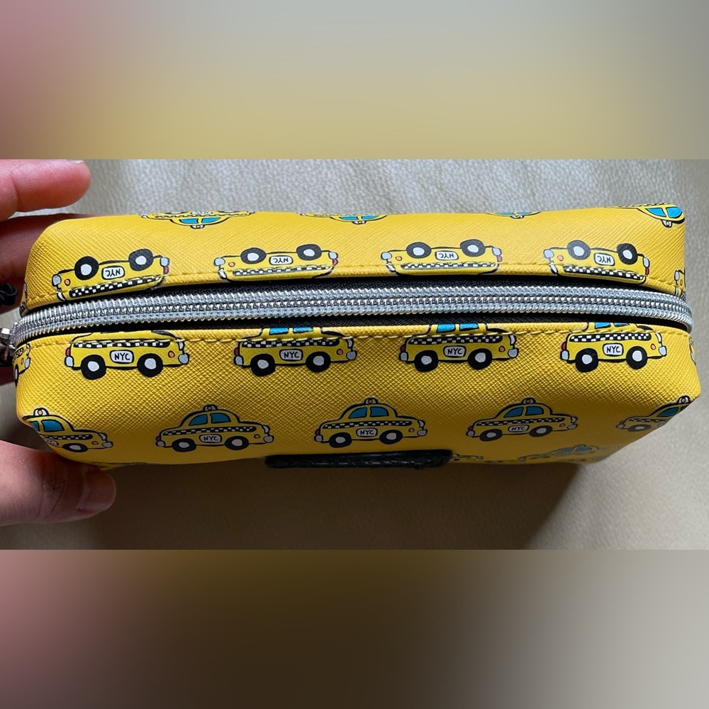 Marc Tetro - Yellow Taxi Print Pouch - NWOT! - Picture 3 of 4